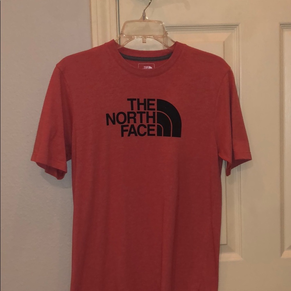 NEW North Face t-shirt size xs!!
